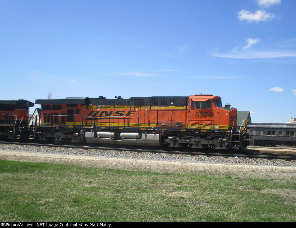 BNSF 5974